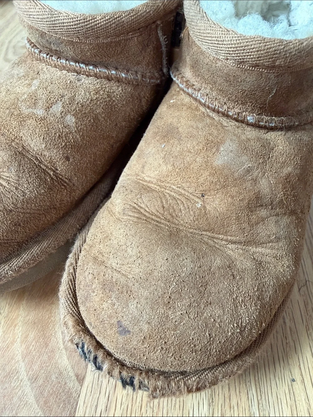 UGG kids classic